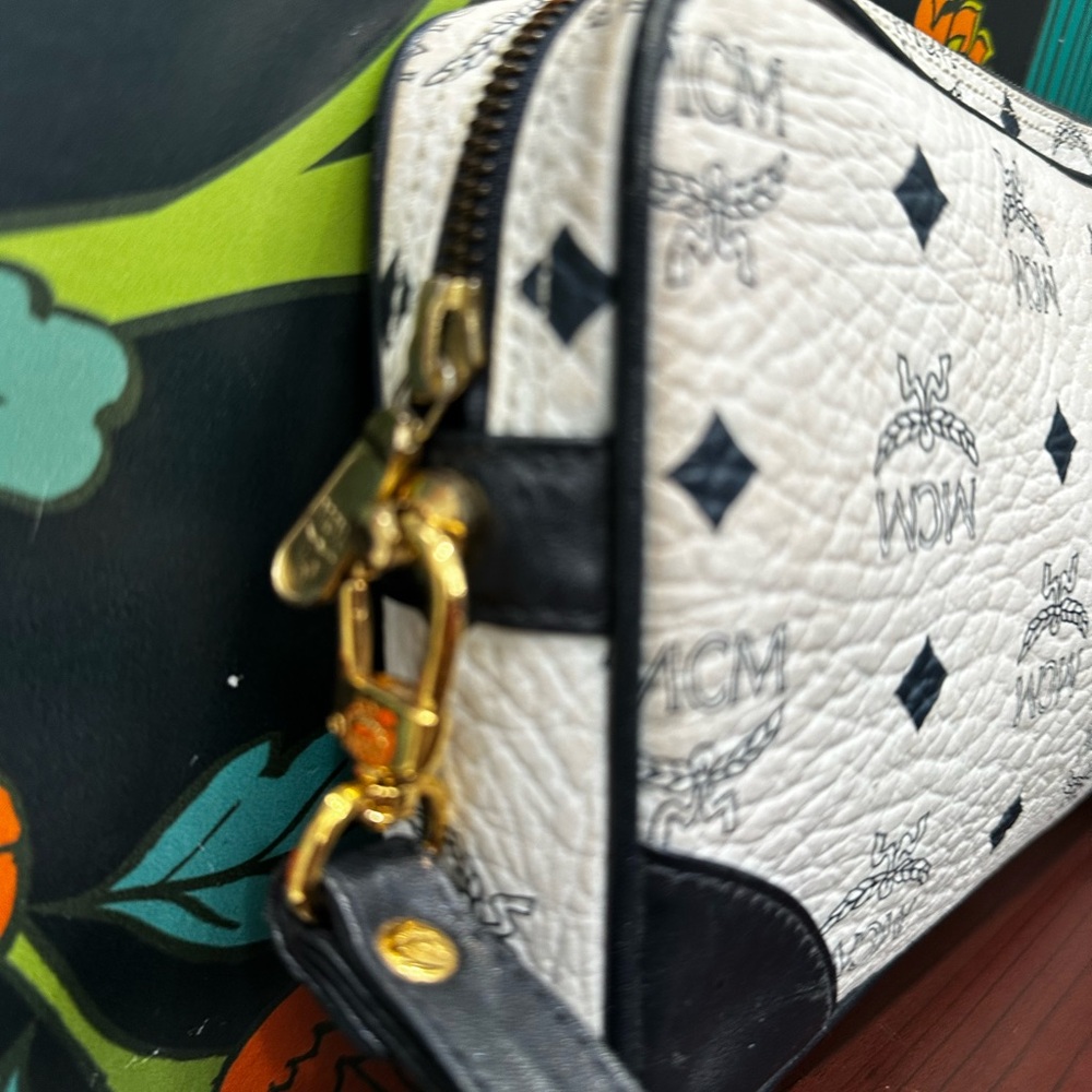 Vintage MCM Made in Germany Visetos Wristlet Pouch – Late 1980s/Early 1990s - Picture 7 of 13
